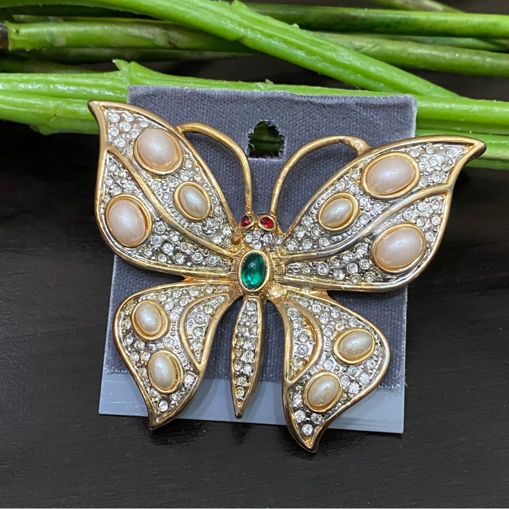 Vintage Unsigned Pearls and Rhinestones Butterfly Brooch